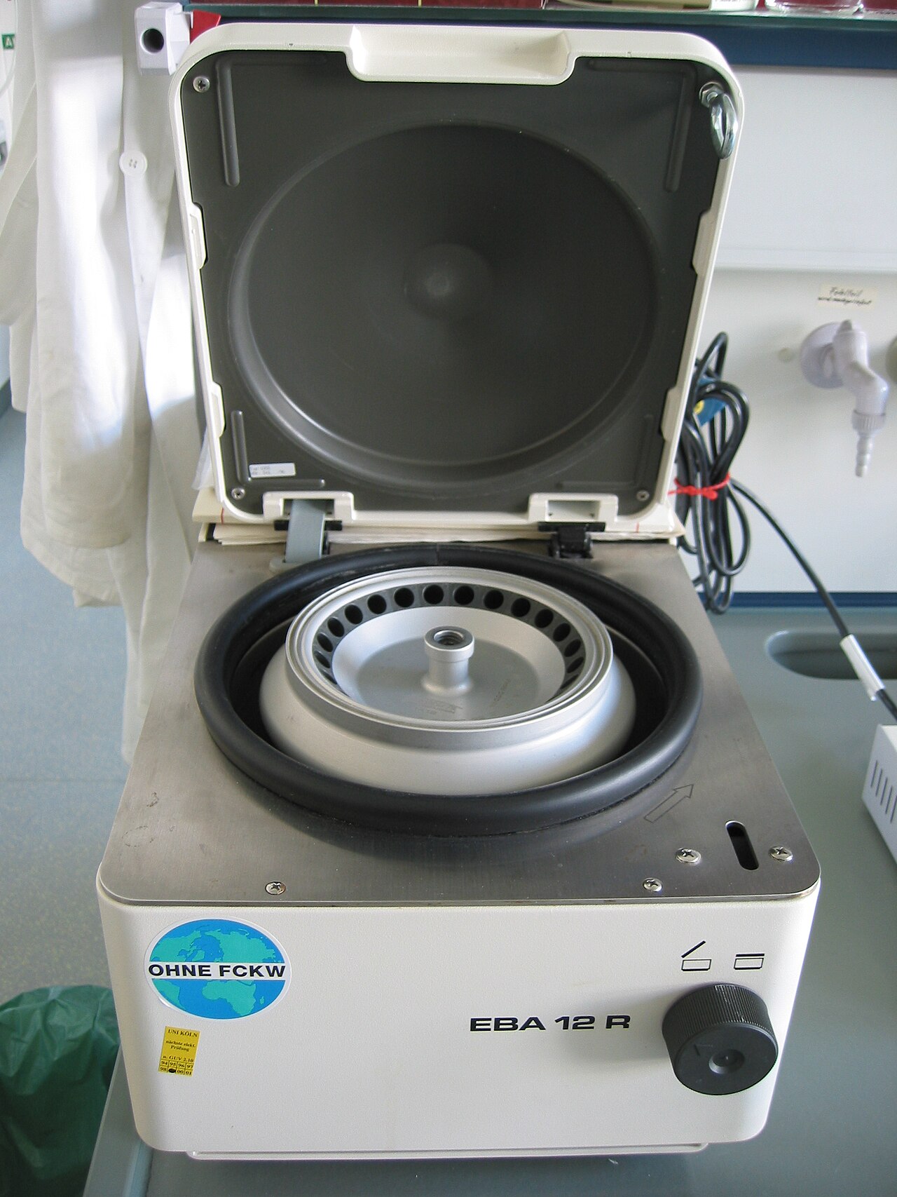 Centrifugeuse de laboratoire E6